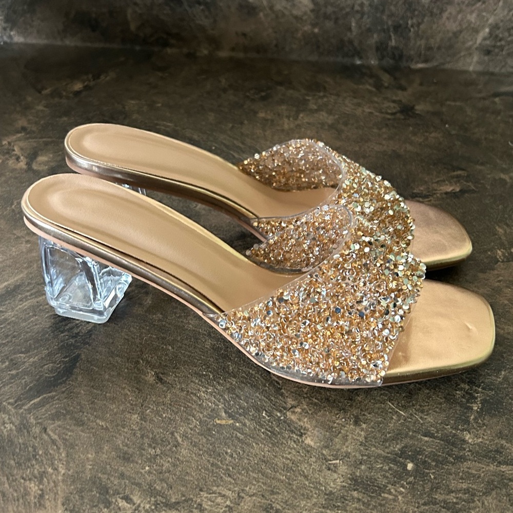 Elegant Gold Women's Shoes with Crystal Heel
